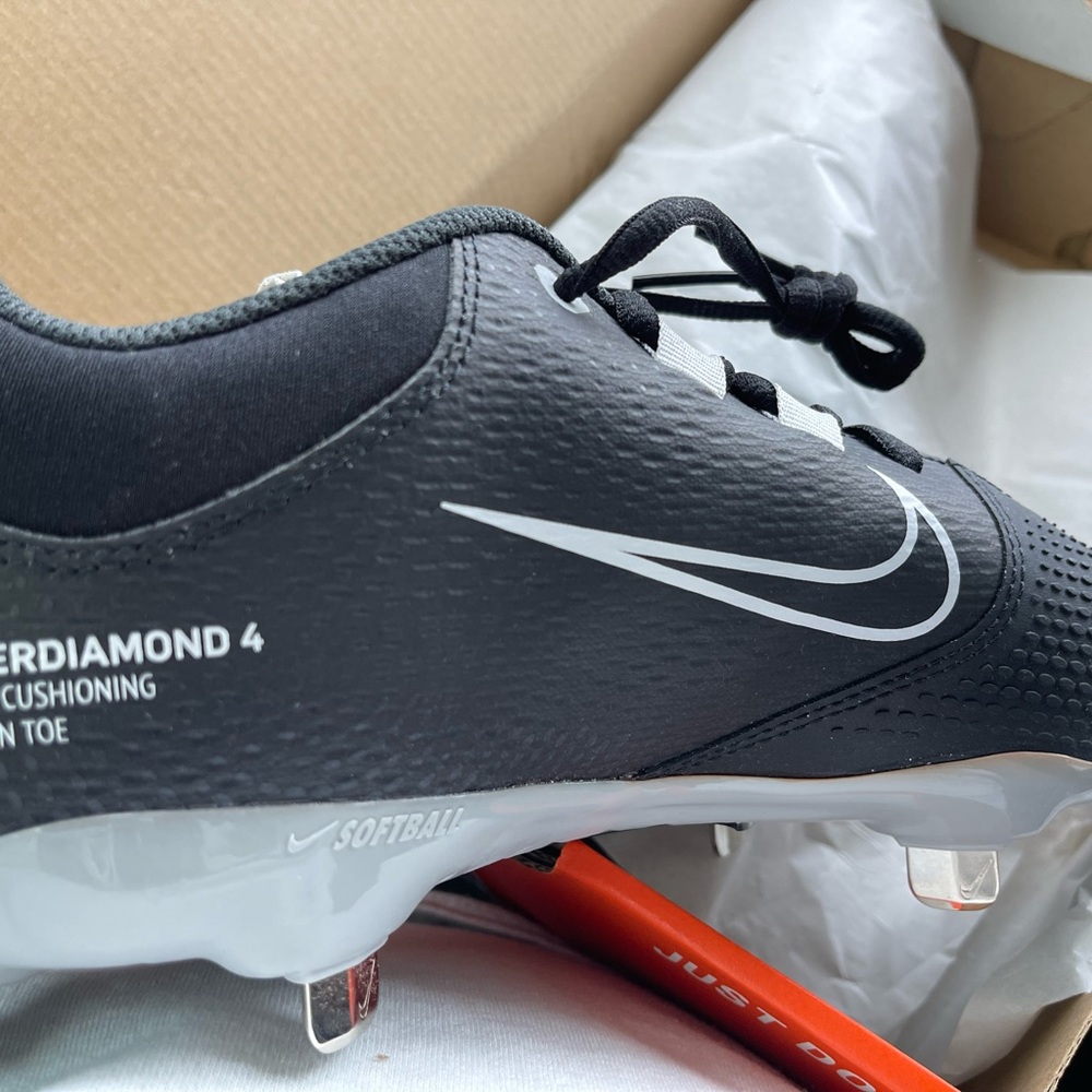 Women’s Softball Cleats